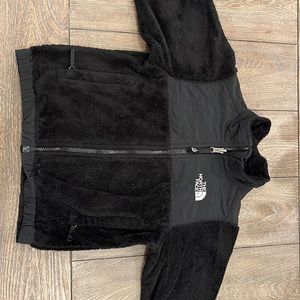 Girls Black North Face Size 6.